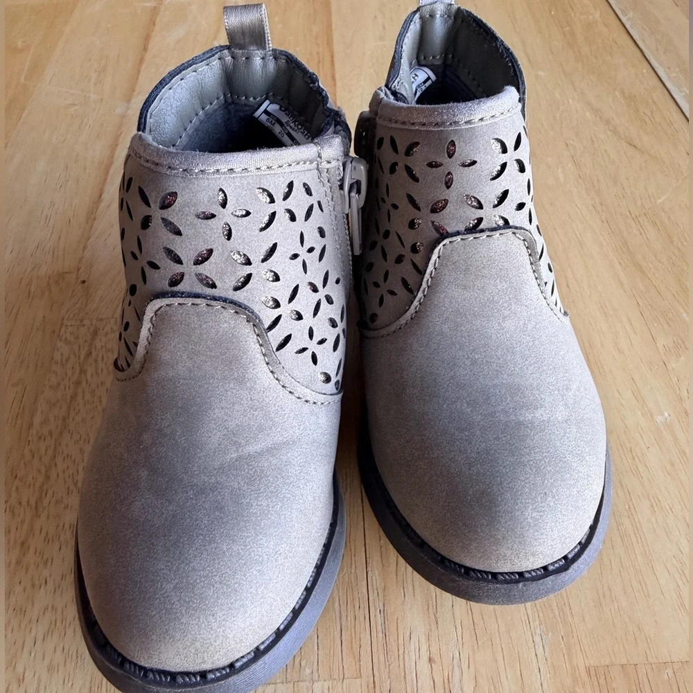 OshKosh B’gosh Toddler Taupe Ankle Boots Size 5